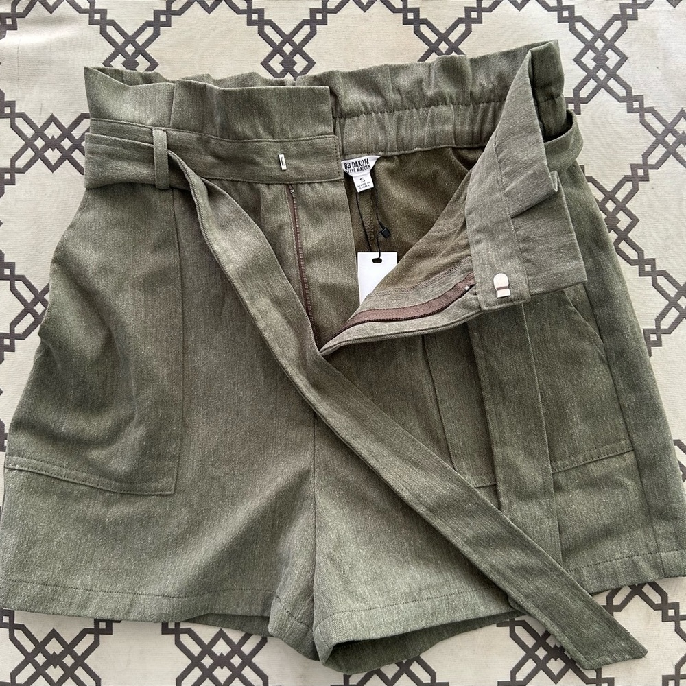 Steve Madden BB Dakota Sage Green Skort Skirt Shorts Small BNWT